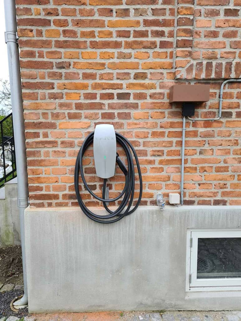 Ladestandere til elbiler – Find den rette løsning til dit behov